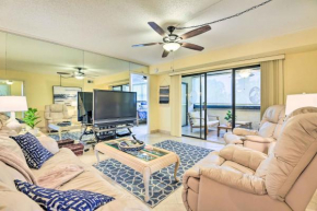 Breezy Siesta Key Condo with Bay Views and Pool!